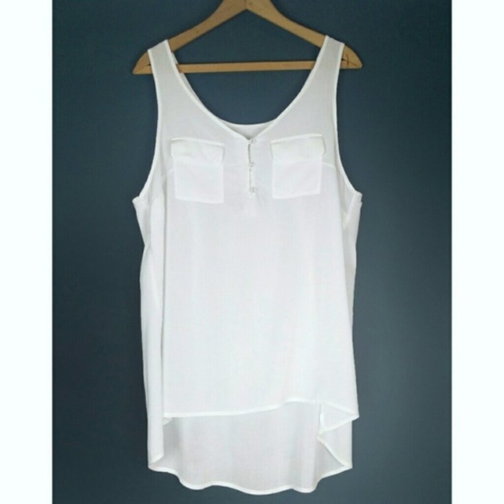 NWOT Torrid white sleeveless top Sz.Large